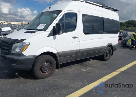 2016 Mercedes-Benz Sprinter 2500 Normal Roof z USA, uszkodzony, nr VIN WD3PE7DD1GP173365